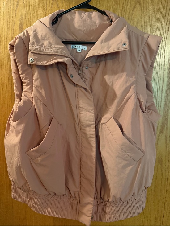 Blakely Jackets & Blazers - Blakeley Women's Dusty Rose Puffer Vest